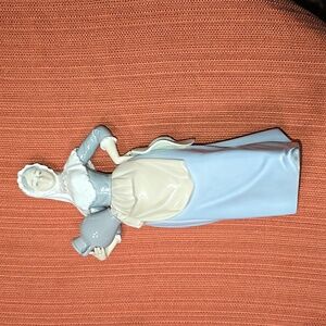 Lladro NAO Peasant Maiden Carrying Water Jug Figurine